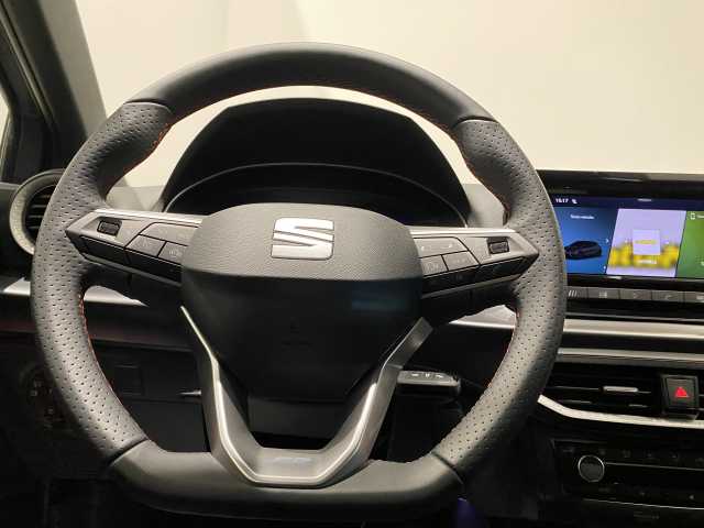 https://cdn-media.caraffinity.it/dealers/partner/amicar-usato-it/kfz108589199_13.jpg