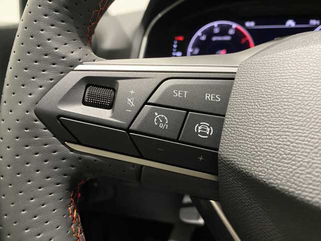 https://cdn-media.caraffinity.it/dealers/partner/amicar-usato-it/kfz108589199_14.jpg
