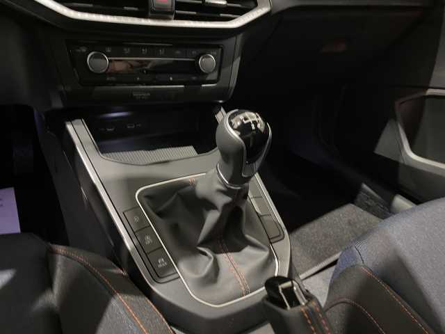 https://cdn-media.caraffinity.it/dealers/partner/amicar-usato-it/kfz108589199_16.jpg