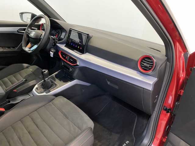 https://cdn-media.caraffinity.it/dealers/partner/amicar-usato-it/kfz110446573_6.jpg