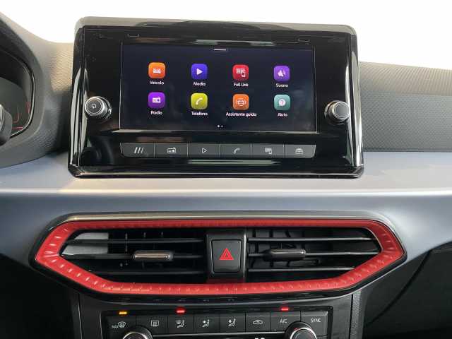 https://cdn-media.caraffinity.it/dealers/partner/amicar-usato-it/kfz110779070_12.jpg