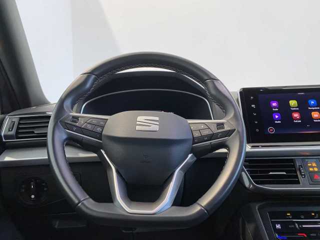 https://cdn-media.caraffinity.it/dealers/partner/amicar-usato-it/kfz110949597_15.jpg