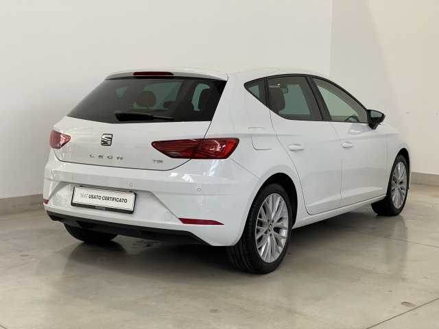 https://cdn-media.caraffinity.it/dealers/partner/amicar-usato-it/kfz111406503_16.jpg