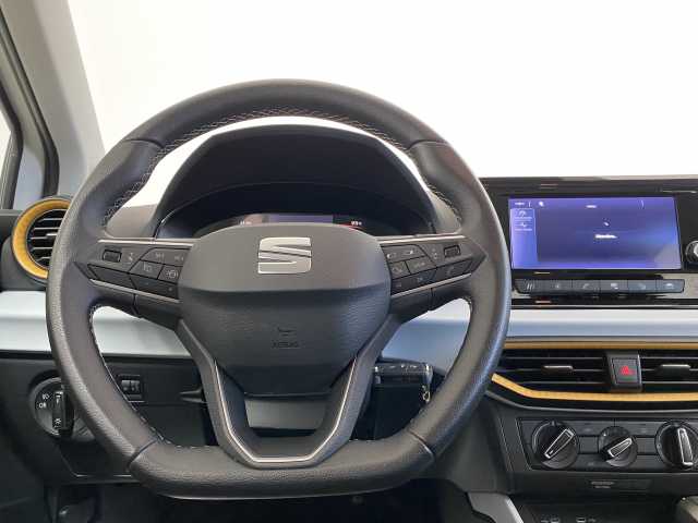 https://cdn-media.caraffinity.it/dealers/partner/amicar-usato-it/kfz111550036_13.jpg