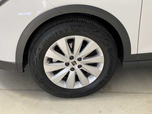 https://cdn-media.caraffinity.it/dealers/partner/amicar-usato-it/kfz111550036_16.jpg