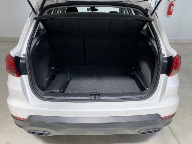 https://cdn-media.caraffinity.it/dealers/partner/amicar-usato-it/kfz111550036_17.jpg