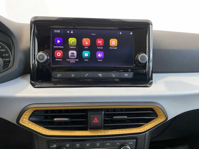 https://cdn-media.caraffinity.it/dealers/partner/amicar-usato-it/kfz111573070_11.jpg