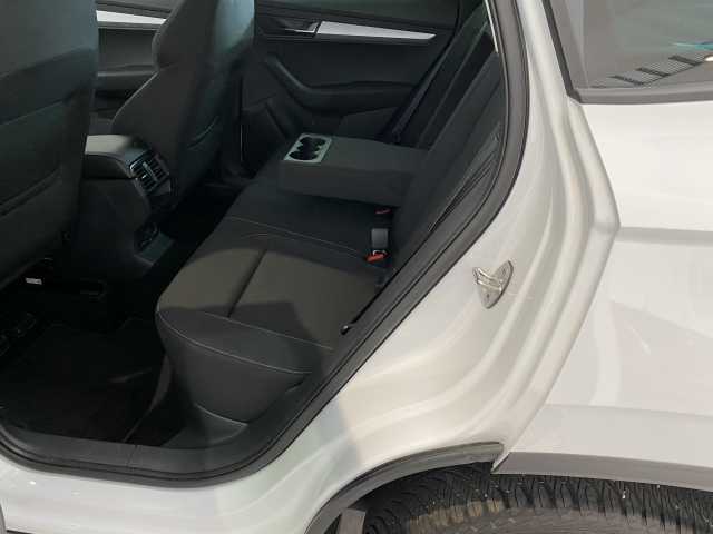 https://cdn-media.caraffinity.it/dealers/partner/amicar-usato-it/kfz111701298_13.jpg