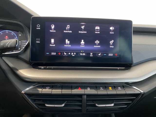 https://cdn-media.caraffinity.it/dealers/partner/amicar-usato-it/kfz111862818_11.jpg