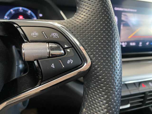 https://cdn-media.caraffinity.it/dealers/partner/amicar-usato-it/kfz111862818_17.jpg
