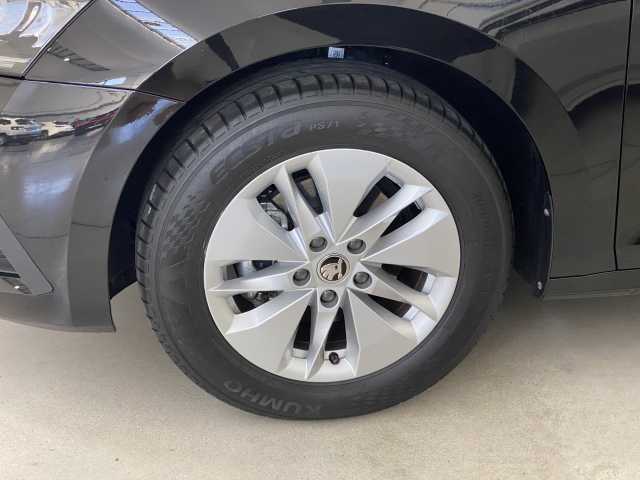https://cdn-media.caraffinity.it/dealers/partner/amicar-usato-it/kfz111862818_18.jpg