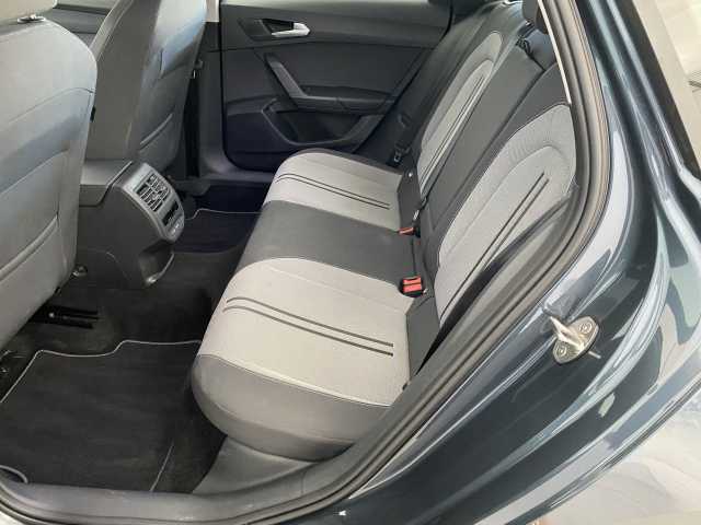 https://cdn-media.caraffinity.it/dealers/partner/amicar-usato-it/kfz112159351_11.jpg