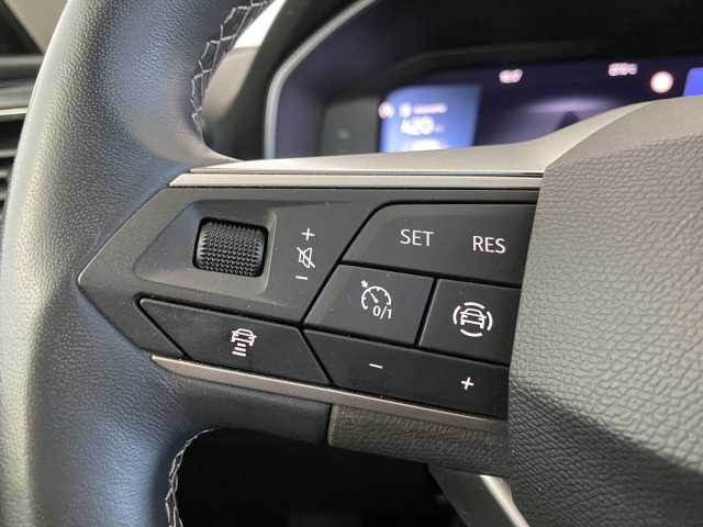 https://cdn-media.caraffinity.it/dealers/partner/amicar-usato-it/kfz112159351_14.jpg