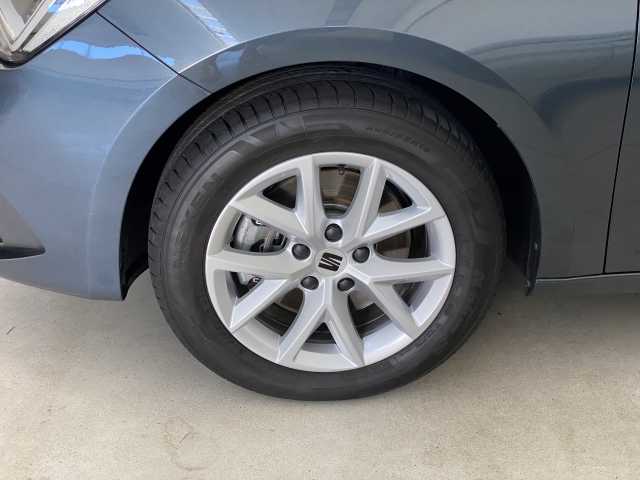 https://cdn-media.caraffinity.it/dealers/partner/amicar-usato-it/kfz112159351_15.jpg