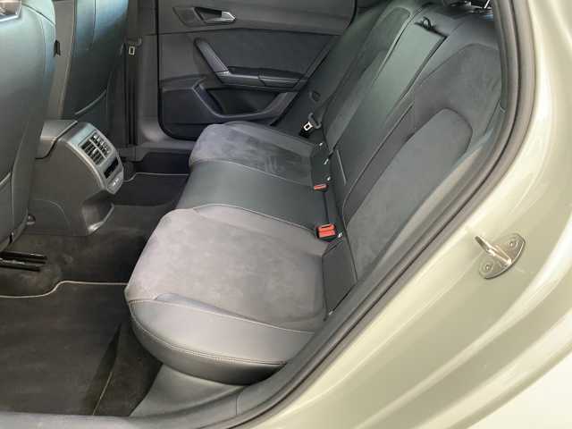 https://cdn-media.caraffinity.it/dealers/partner/amicar-usato-it/kfz112299117_16.jpg