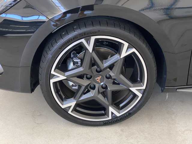 https://cdn-media.caraffinity.it/dealers/partner/amicar-usato-it/kfz112299127_17.jpg