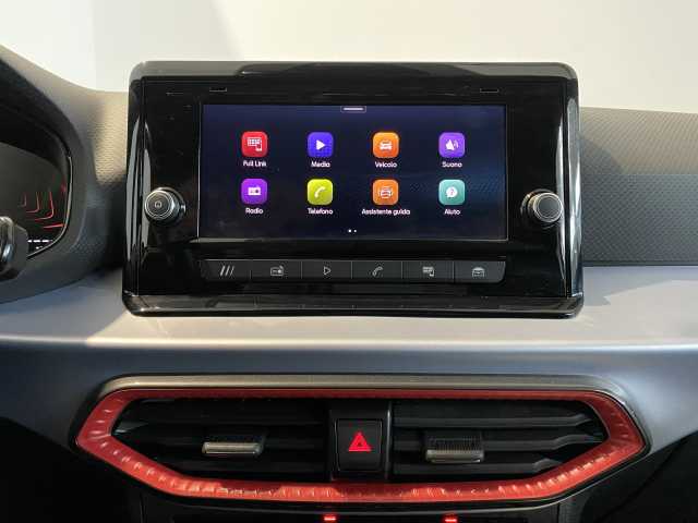 https://cdn-media.caraffinity.it/dealers/partner/amicar-usato-it/kfz112569827_12.jpg