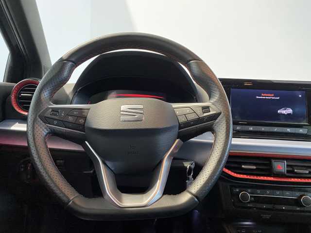 https://cdn-media.caraffinity.it/dealers/partner/amicar-usato-it/kfz112569827_14.jpg