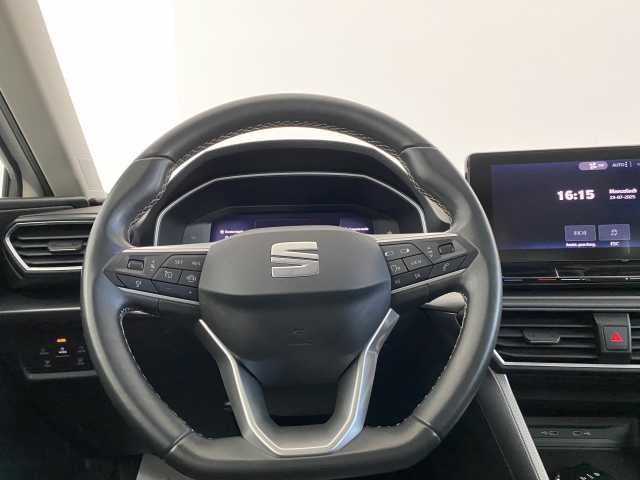 https://cdn-media.caraffinity.it/dealers/partner/amicar-usato-it/kfz113099165_14.jpg