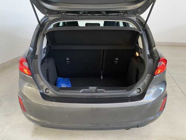 https://cdn-media.caraffinity.it/dealers/partner/amicar-usato-it/kfz113380414_15.jpg