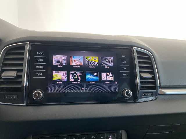 https://cdn-media.caraffinity.it/dealers/partner/amicar-usato-it/kfz114135303_11.jpg