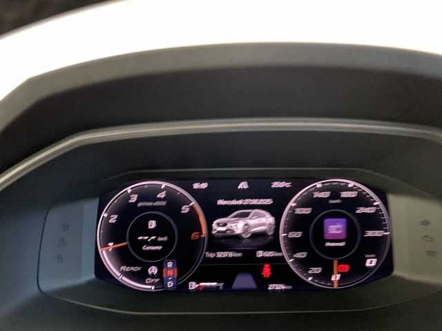 https://cdn-media.caraffinity.it/dealers/partner/amicar-usato-it/kfz114245469_14.jpg