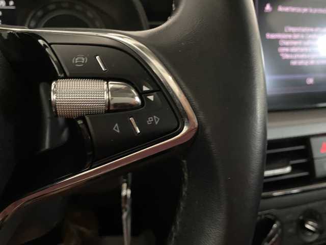 https://cdn-media.caraffinity.it/dealers/partner/amicar-usato-it/kfz114301566_11.jpg