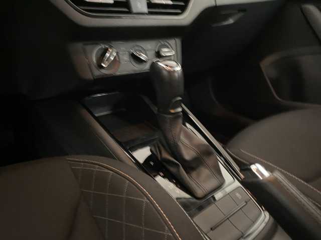 https://cdn-media.caraffinity.it/dealers/partner/amicar-usato-it/kfz114301566_12.jpg