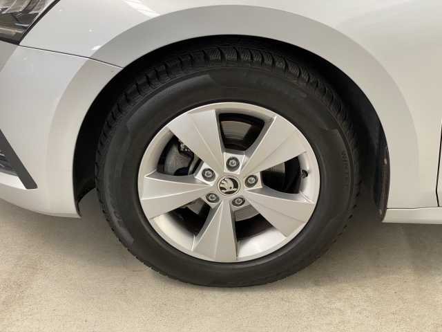 https://cdn-media.caraffinity.it/dealers/partner/amicar-usato-it/kfz114460798_16.jpg