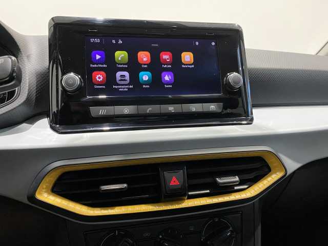 https://cdn-media.caraffinity.it/dealers/partner/amicar-usato-it/kfz114769711_12.jpg