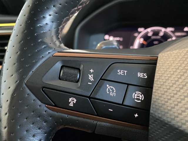 https://cdn-media.caraffinity.it/dealers/partner/amicar-usato-it/kfz115077159_16.jpg